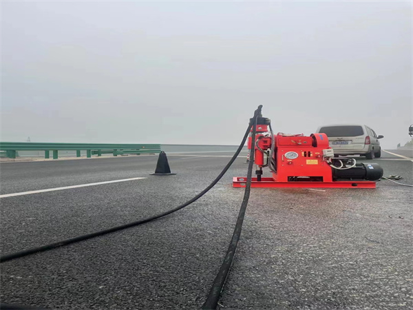 孙吴马路路基路面开裂下沉注浆加固灌浆